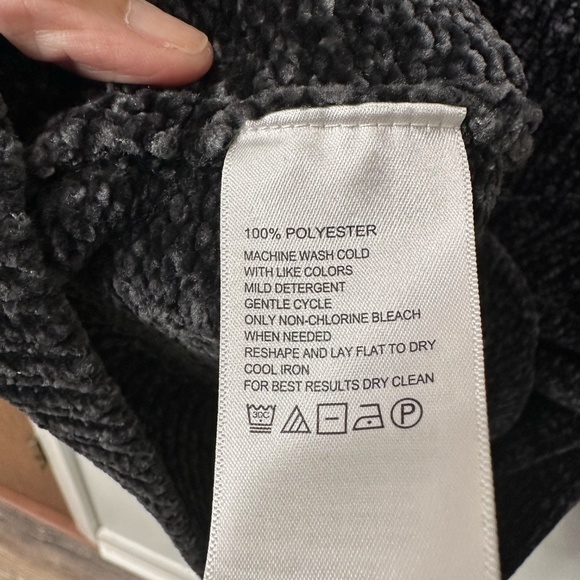 Tommy BAHAMA Charcoal Black Chenille Boatneck Crop Sweater Size Medium - Picture 3 of 9